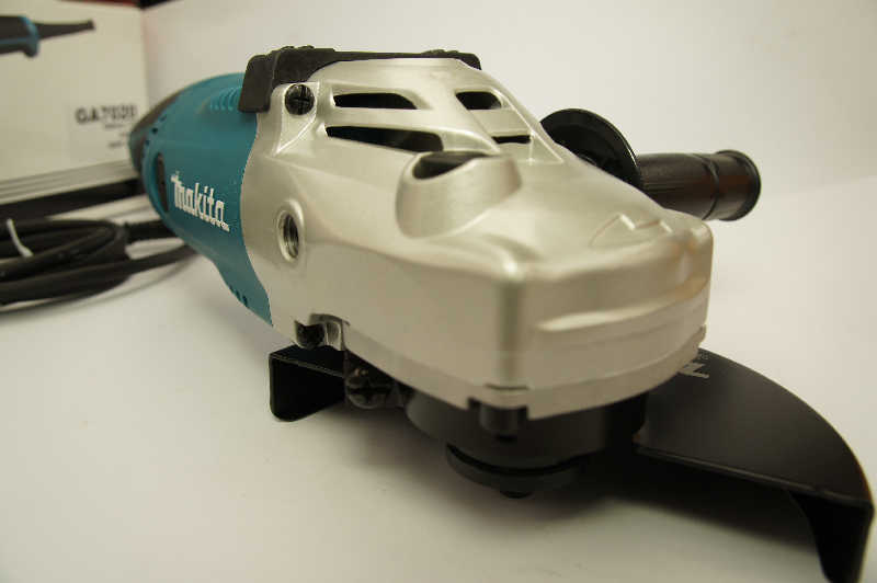 Makita GA7020 Esmeril 7